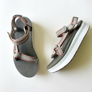 Teva Flatform Universal Mesh Print Platform Sandals